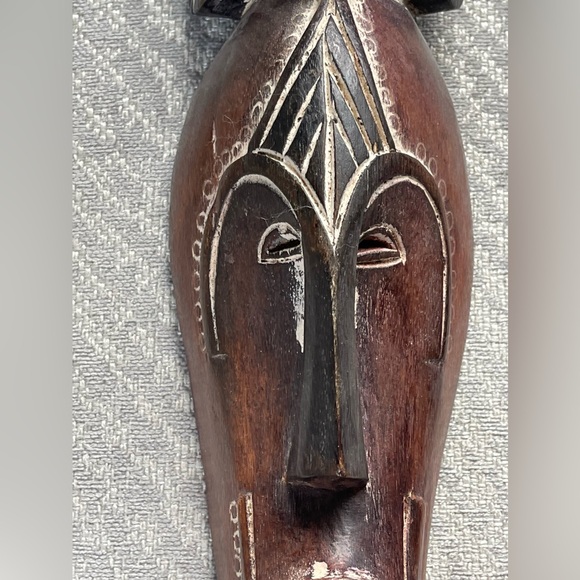 Amazingly cool African wood masks - Picture 2 of 12
